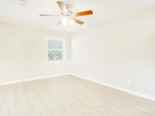 1437 Country Squire Dr, Decatur, GA 30033