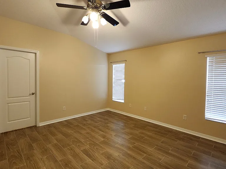 7955 Carriage Pointe Dr — Photo 12