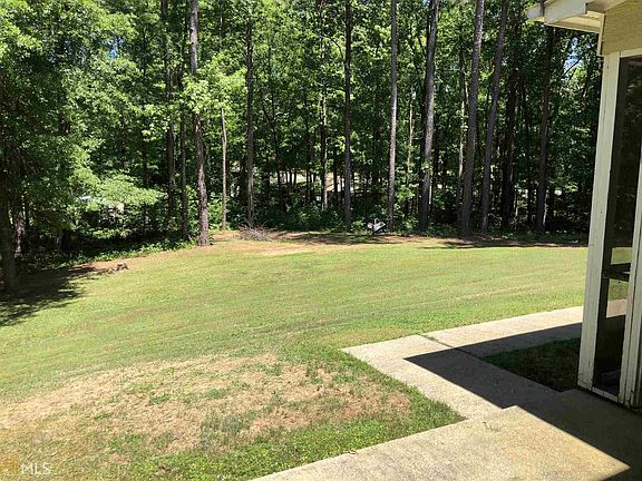 5th image of 141 Plymouth Dr