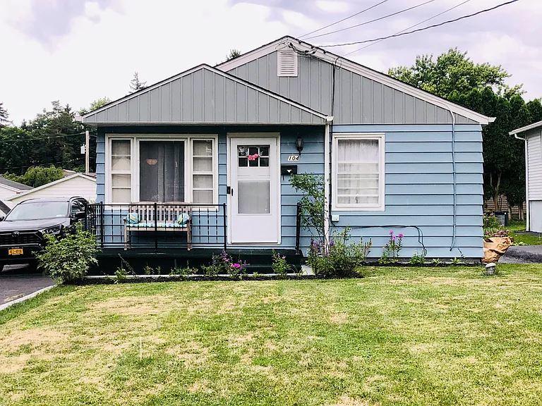 104 Benham Ave — Photo 1