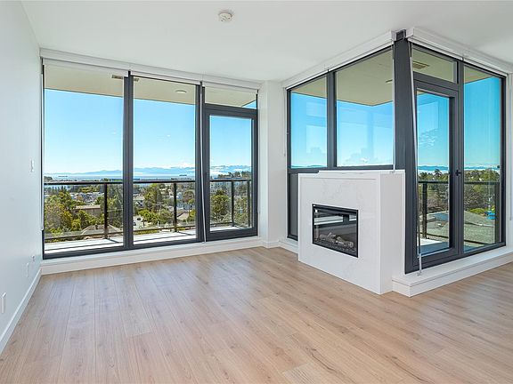 5th image of 899 Esquimalt St #301