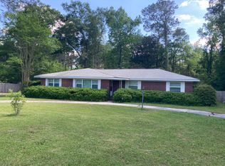 112 S Edgewood Dr, Statesboro, GA 30458