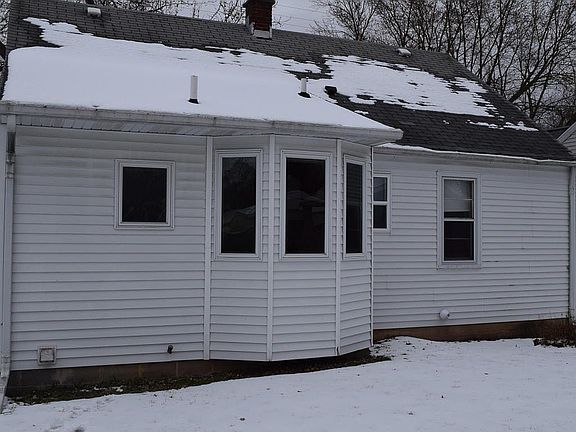 2nd image of 1357 Parkhurst Ave NW