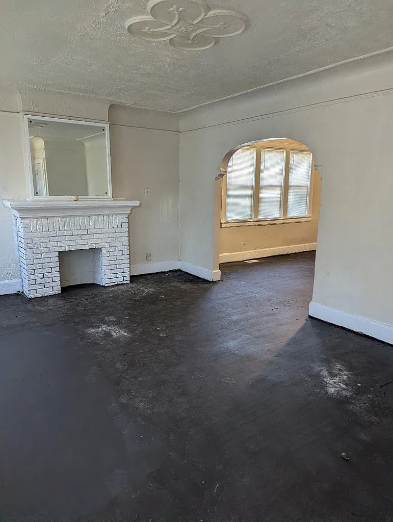 Spacious 3BR Lower Unit in Detroit Near Oakman Blvd — Photo 3