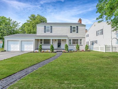7 Rutland Avenue, Rockville Centre, NY, 11570