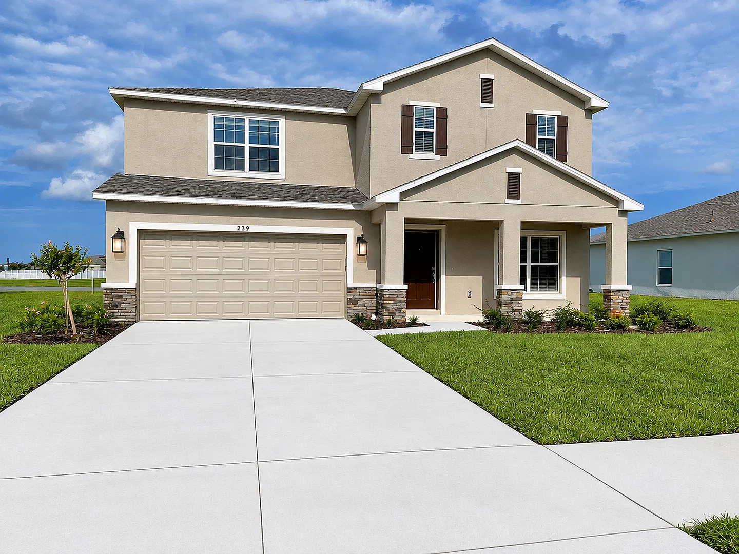6 Bedroom single family water view home, new paint, new carpet. Located in Kissimmee! — Photo 1