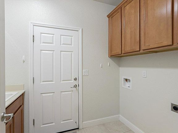 4th image of 2466 Plumcreek Ln