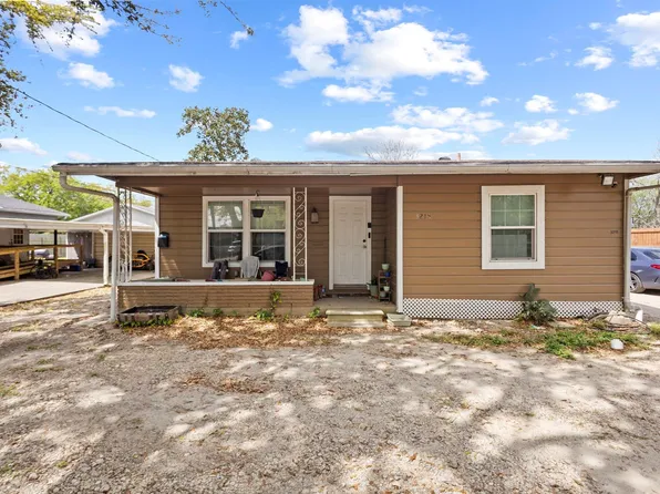 3215 32nd St, Port Arthur, TX 77642