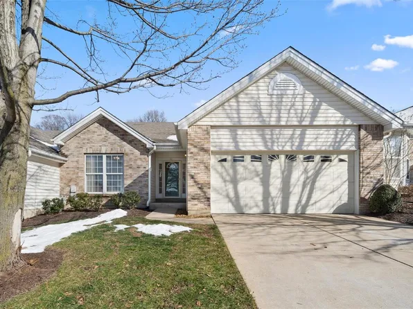 50 N Trumbull Cir Unit 43B, Saint Charles, MO 63301
