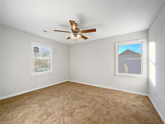 5th image of 3902 Riverdale Dr