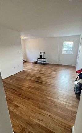 4th image of 130 Bloomfield Ave APT 5B