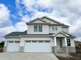 12 Stoney Ct, Bloomington, IL