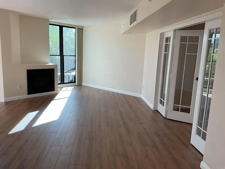 500 W Harbor Dr #318 — Photo 14