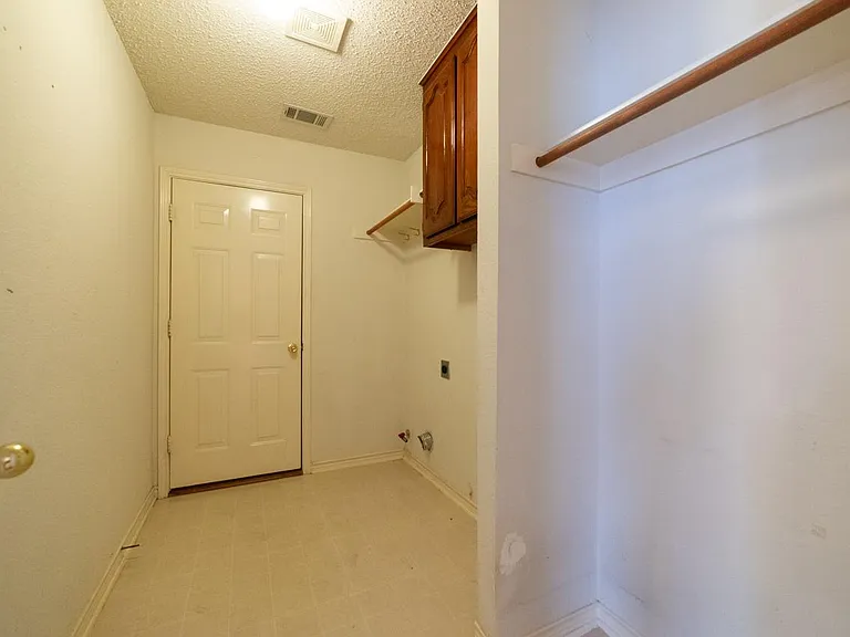 3404 Almond Ln — Photo 11