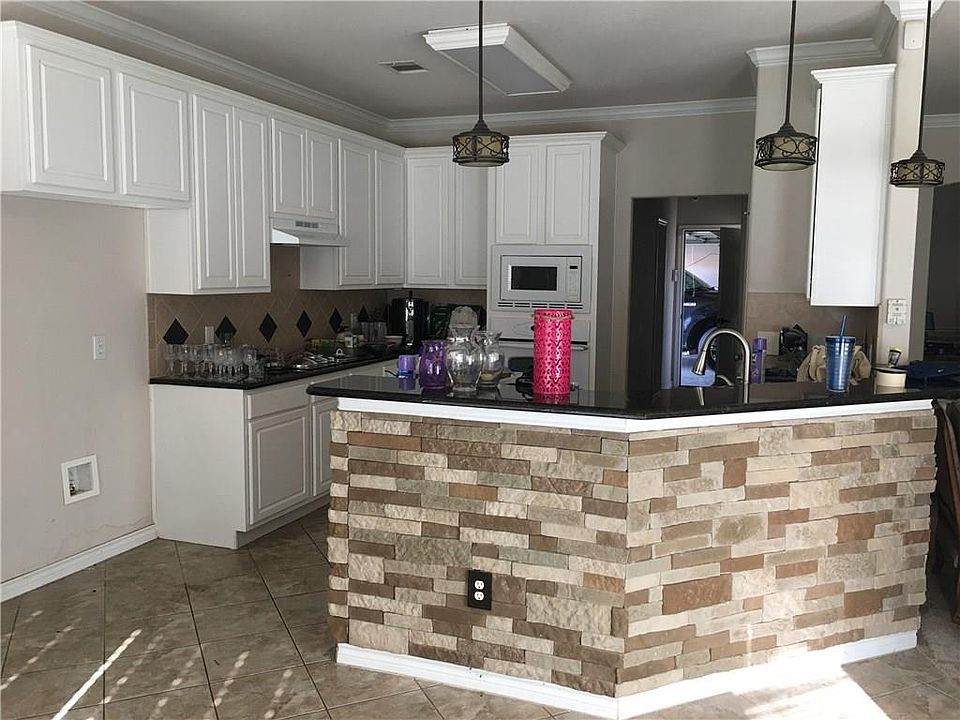 2nd image of 625 Winterwood Dr