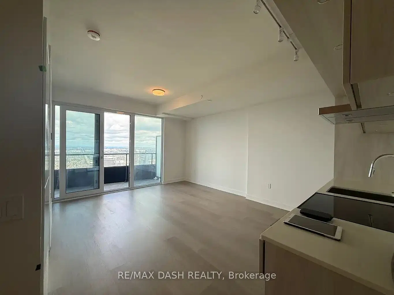 2 bed, $2,300 — Photo 3