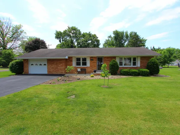 410 E Fifer St, Colfax, IL 61728