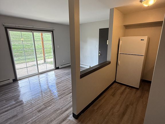 3rd image of 2906 Brookside Dr