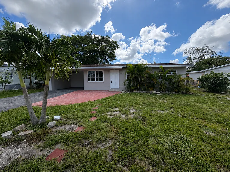 17131 NW 52nd Ave — Photo 1