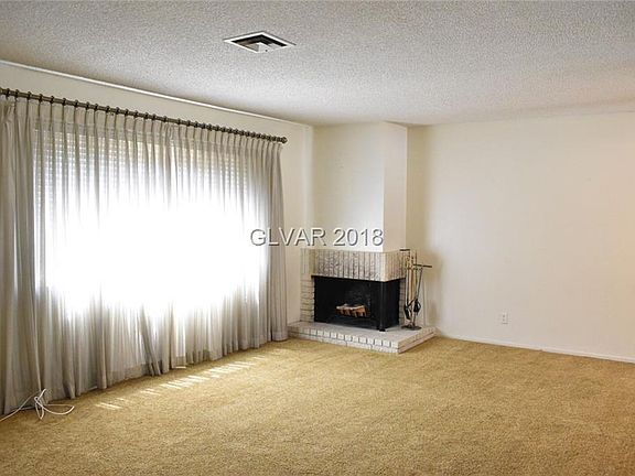 3rd image of 188 Greenbriar Townhouse Way