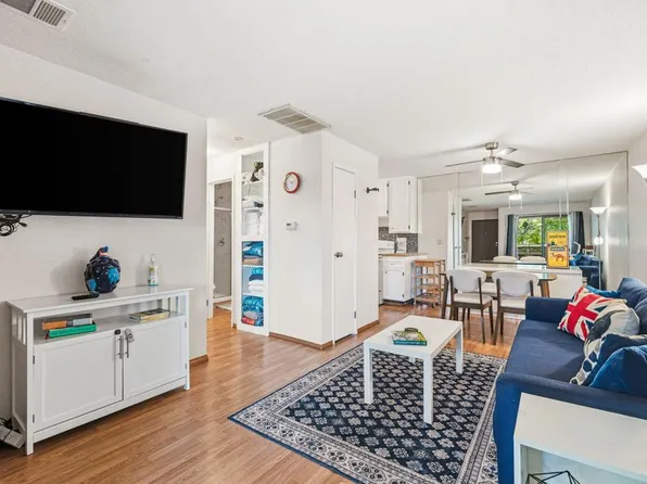2822 N Auburn Ct #205, Palm Springs, CA 92262