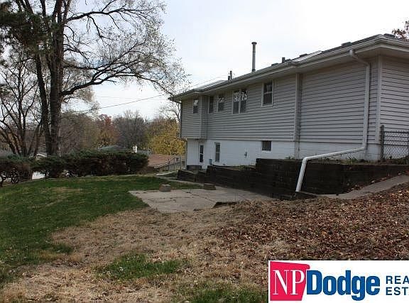 3rd image of 8862 Izard Cir