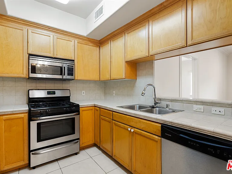 3328 Oakhurst Ave #110 — Photo 5