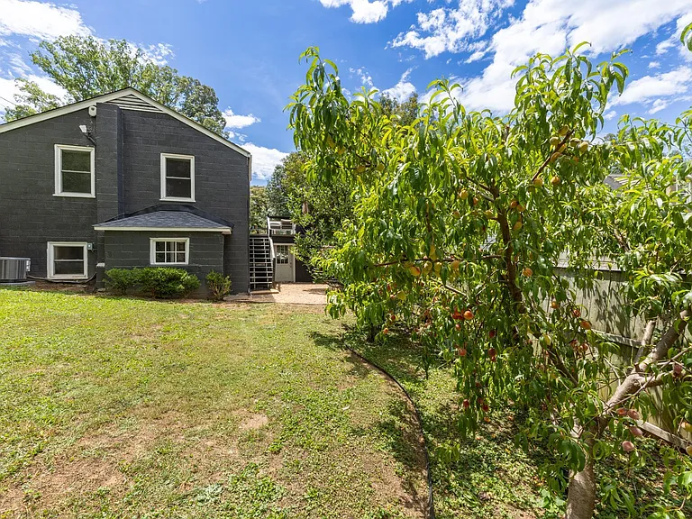 1415 Cherry Ave — Photo 37
