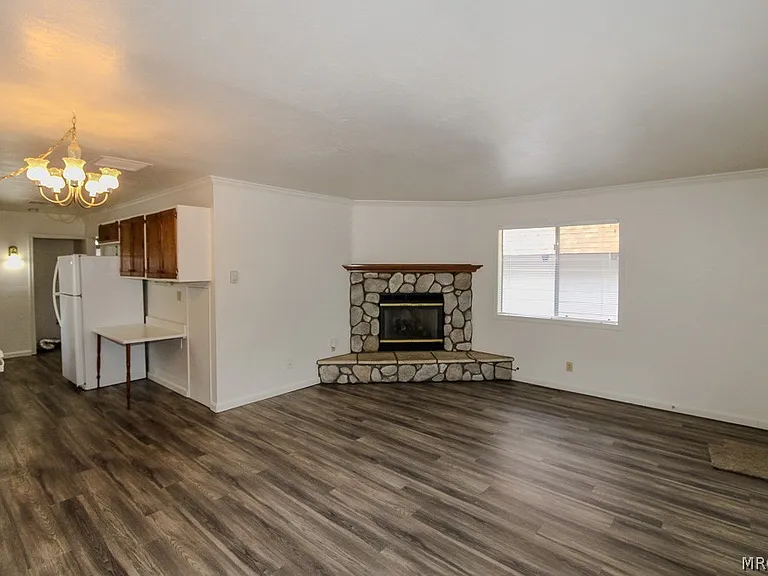 518 Orange Ave — Photo 3