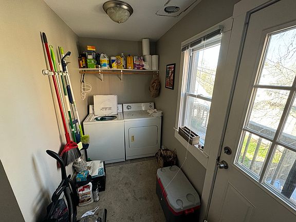 4th image of 2726 N Oakland Ave