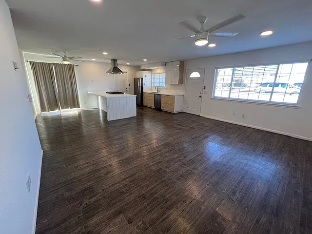 Building Photo - 5369 Mariposa Ave