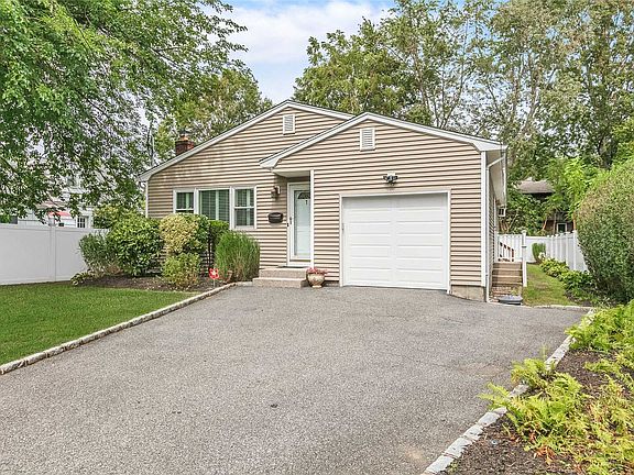 2nd image of 7 Christine Ln