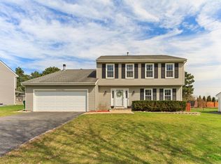 1719 Lind Ln, Gurnee, IL 60031
