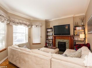 906 W Grace St #916, Chicago, IL 60613