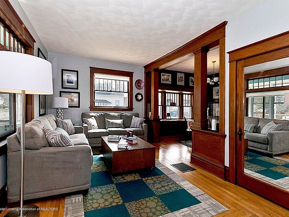 2328 Strathmore Living Area view