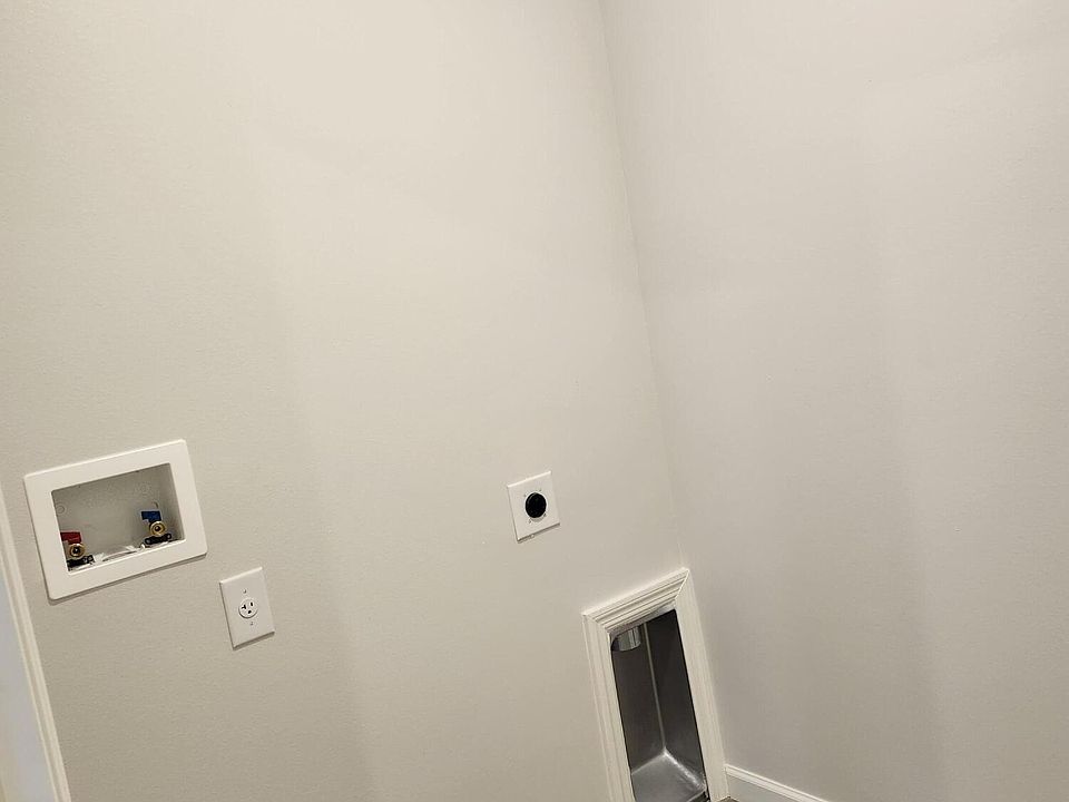 1st image of 450 Awin Cir SE #450