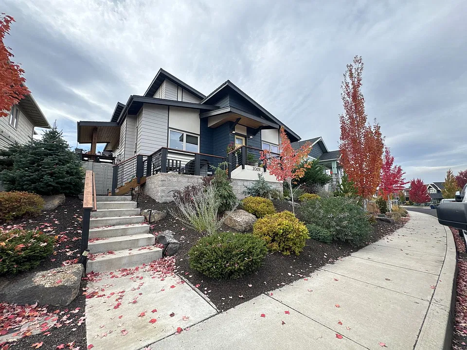 20651 SE Cougar Peak Dr