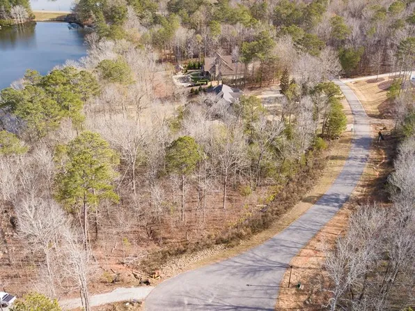 505 Sweetwater Dr, Cataula, GA 31804