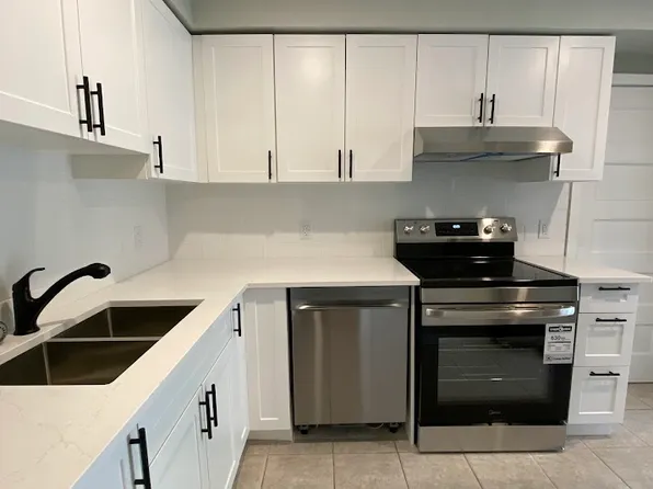 203 Elmwood Ave East, 203 Elmwood Ave E Rear 4-D, London, ON N6C 1K1