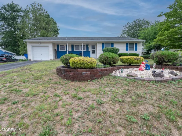 1035 Valley Stream Road, Toms River, NJ 08753