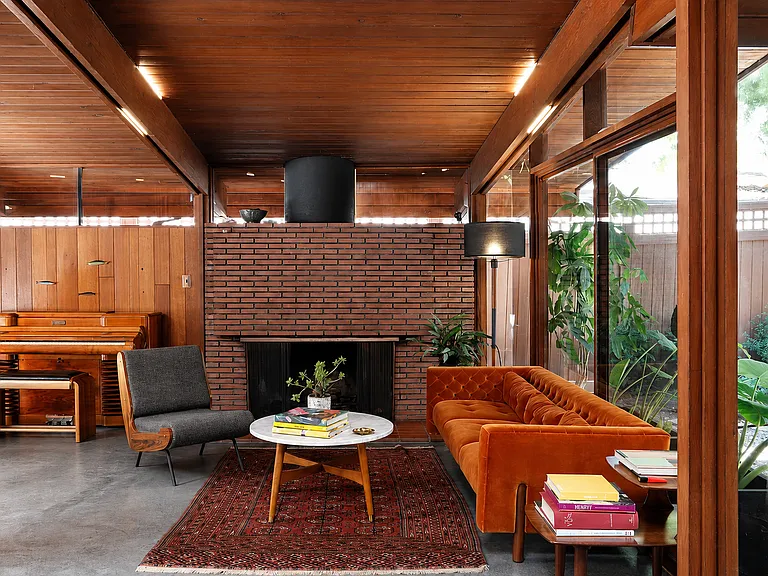 2718 N Beverly Glen Blvd — Photo 6