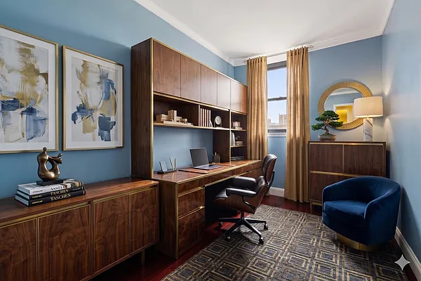 Office, photo 1