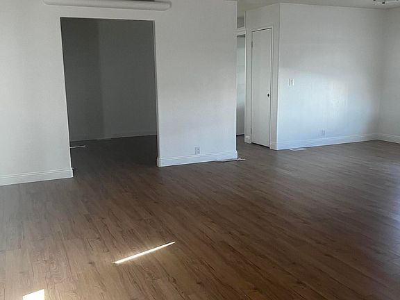3rd image of 8 Bali Dr