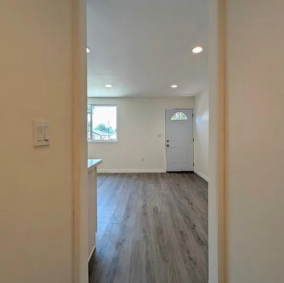 1575 Munson Ave #1/2 — Photo 17