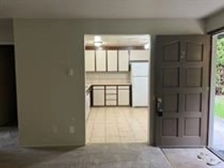 703 Broadway St #4 — Photo 6