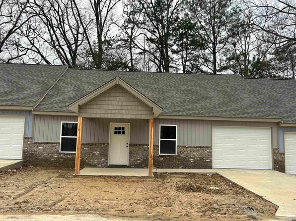 135 Ester Dr, Martin, TN 38237
