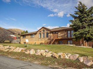 632 N Maple Dr, Huntsville, UT 84317