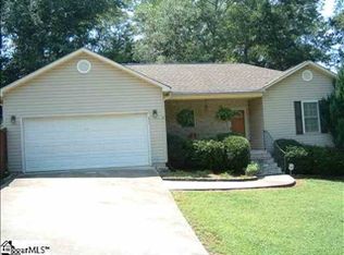 211 Palmetto Cir, Greer, SC 29651