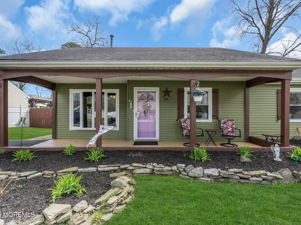 26 Ravenwood Boulevard, Barnegat, NJ 08005