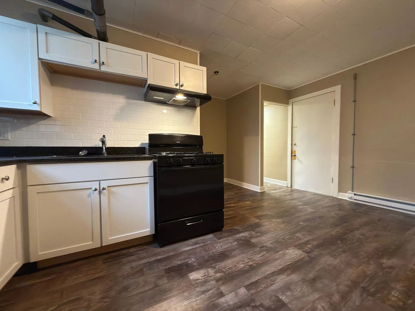 2040 Grand Ave — Photo 4